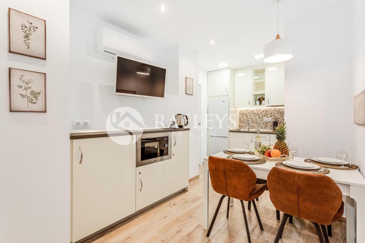 Modern 1 Bedroom Apartement In Very Center Of Marbella. Exterior photo